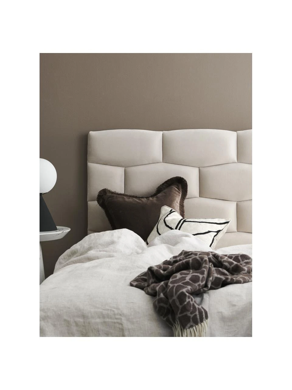 Gepolstertes Samt-Kopfteil Teggan in Beige, B 183 x H 115 cm – Bild 2