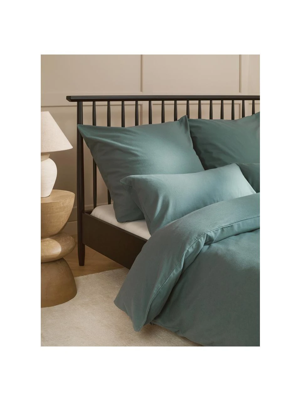 Westwing Collection Holzbett Windsor mit Kopfteil aus massivem Kiefernholz, 160 x 200 cm – Bild 3