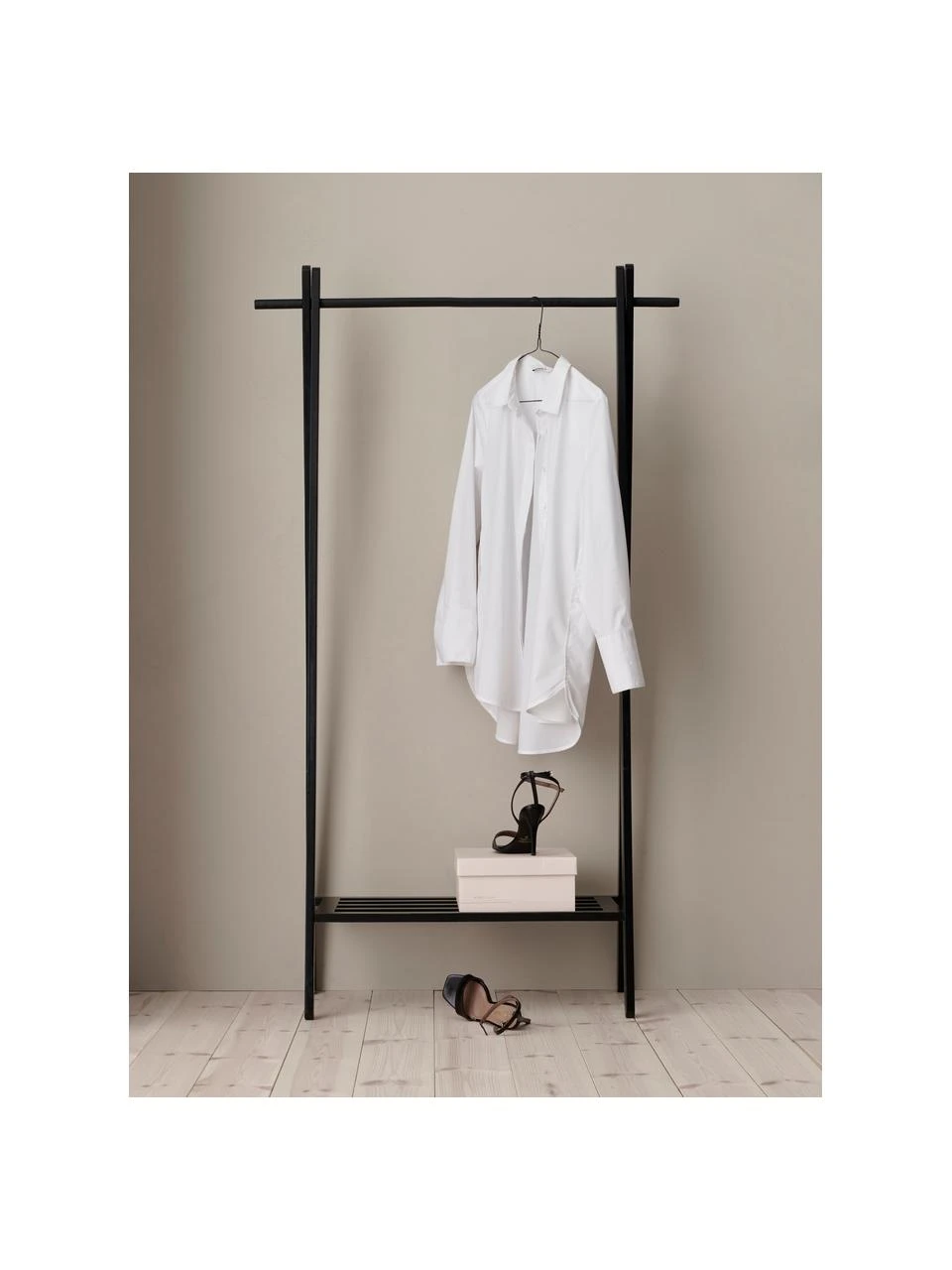 Kleiderständer Cloe aus Eichenholz in Schwarz, B 91 x H 159 cm – Bild 2