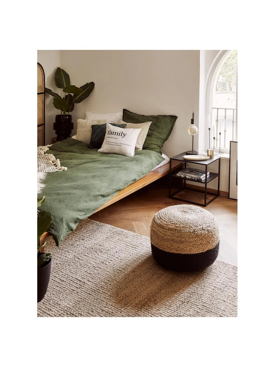 Westwing Collection Metall-Beistelltisch Neptun mit Ablage in Schwarz, B 45 x T 40 cm – Bild 3