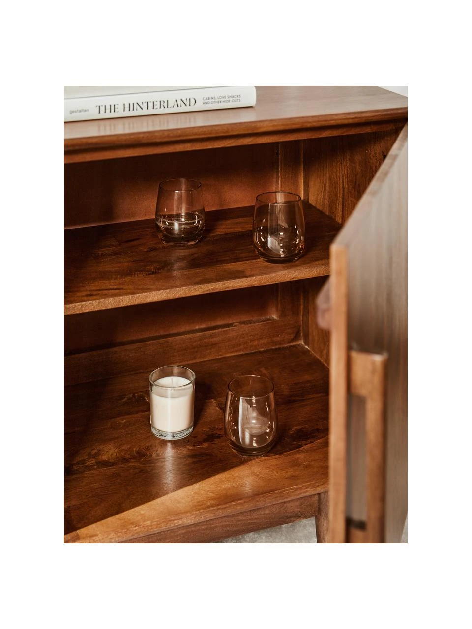 Westwing Collection Retro Sideboard Paul mit Türen aus massivem Mangoholz, B 180 x H 75 cm – Bild 3