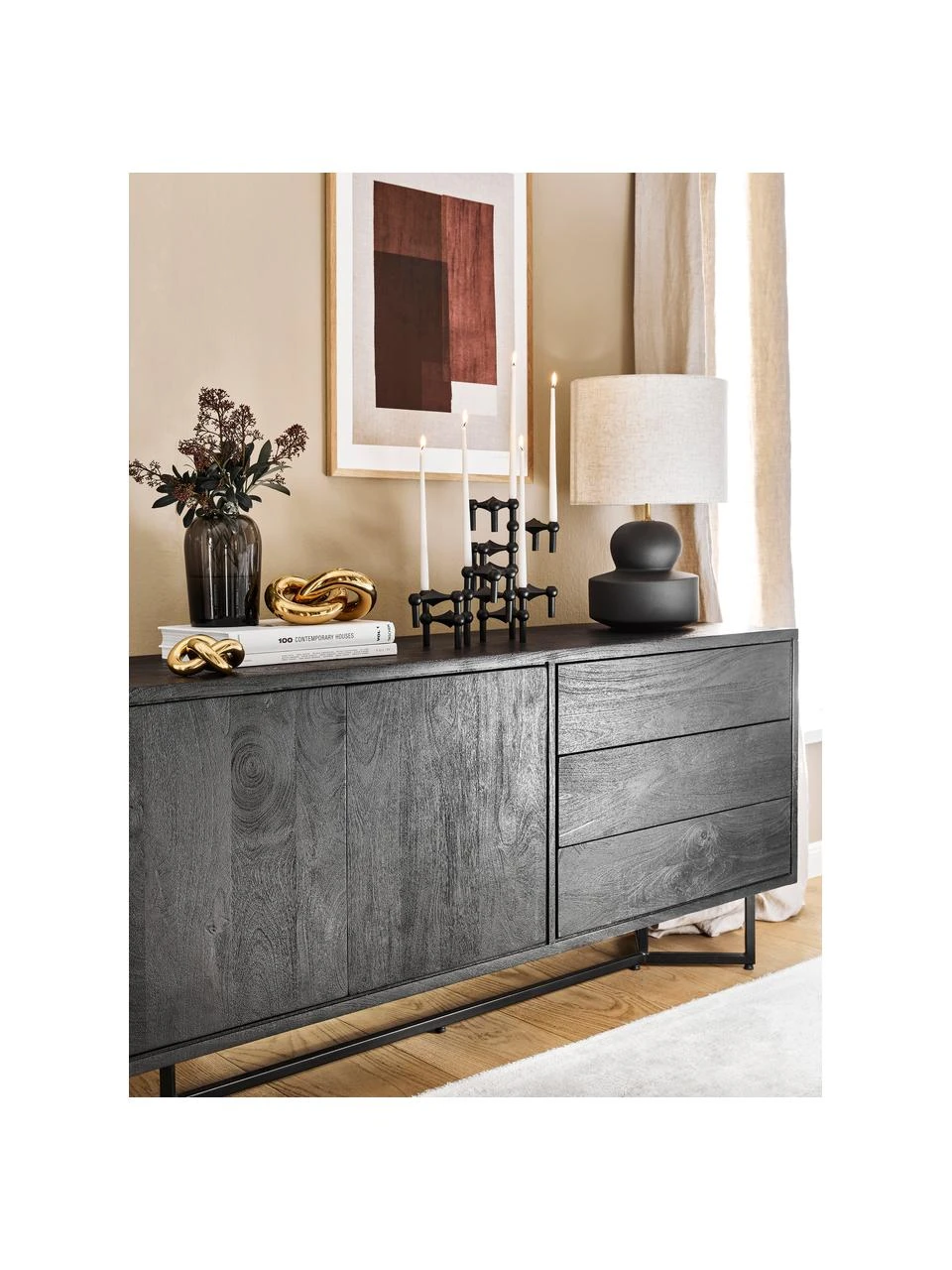 Westwing Collection Schwarzes Sideboard Luca mit Türen aus Massivholz, B 160 x H 70 cm – Bild 2